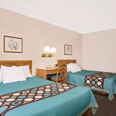 Super 8 By Wyndham Long Prairie Motel Екстериор снимка