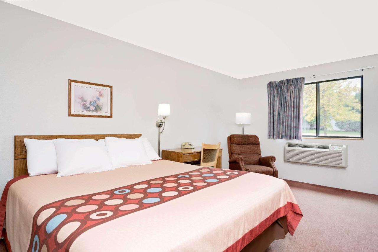 Super 8 By Wyndham Long Prairie Motel Екстериор снимка